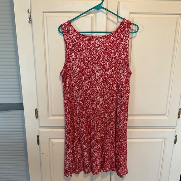 St. John’s Bay dress NWOT floral sleeveless Petite Large red white flowe… - Picture 3 of 6